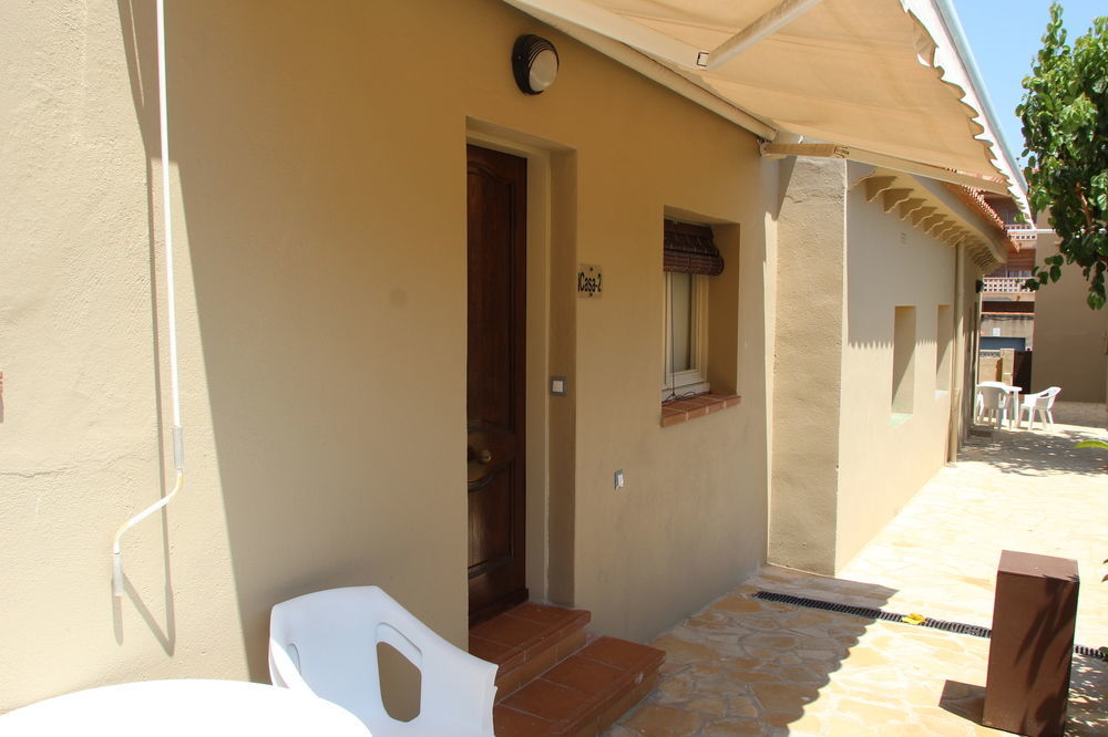 Rvapartaments Provenzal L'Escala Exterior photo