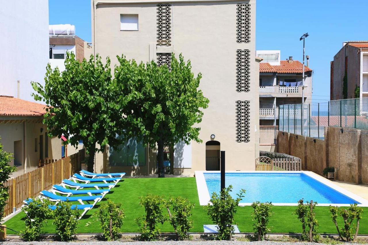 Rvapartaments Provenzal L'Escala Exterior photo